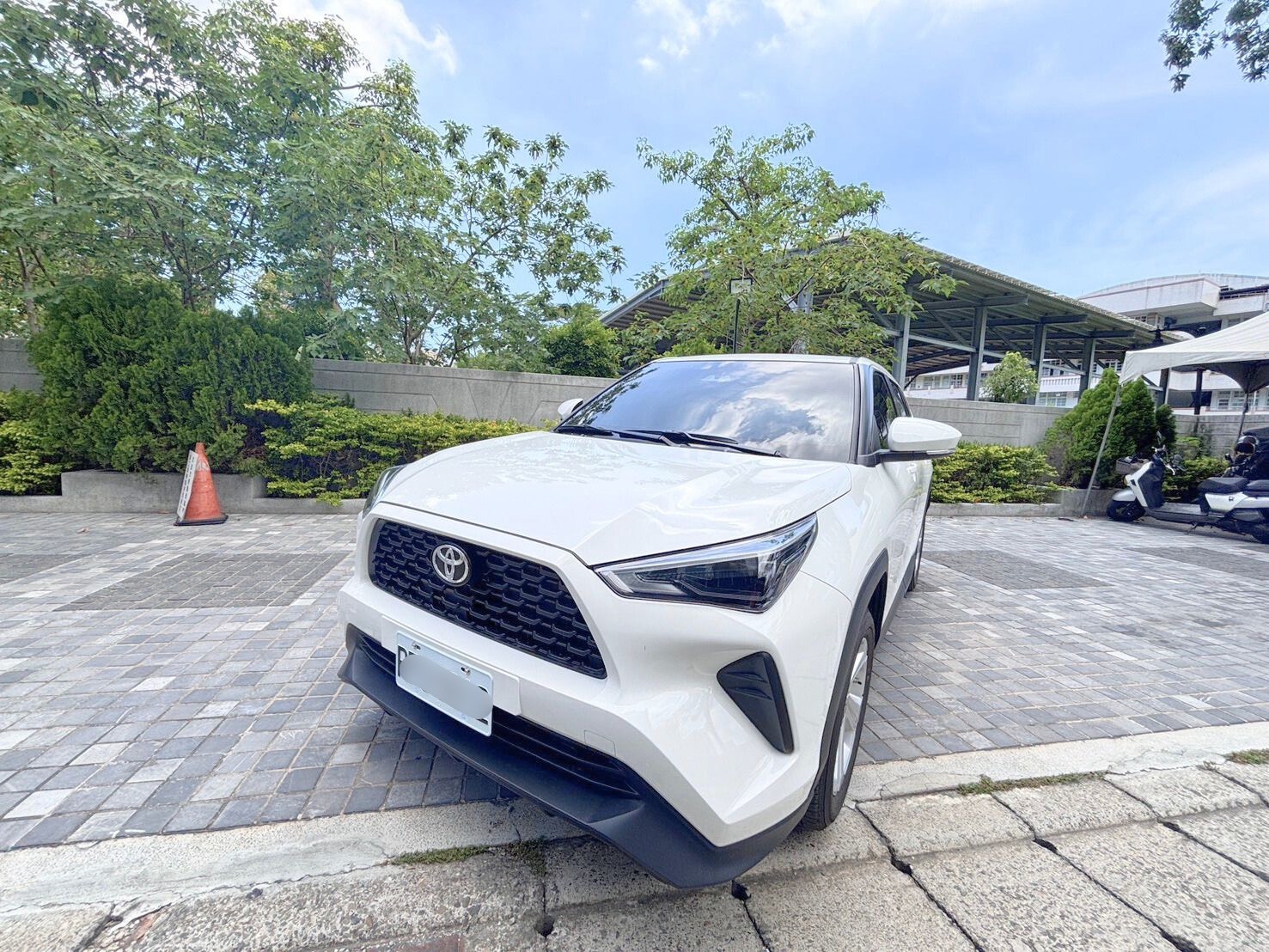 YARiS CROSS 